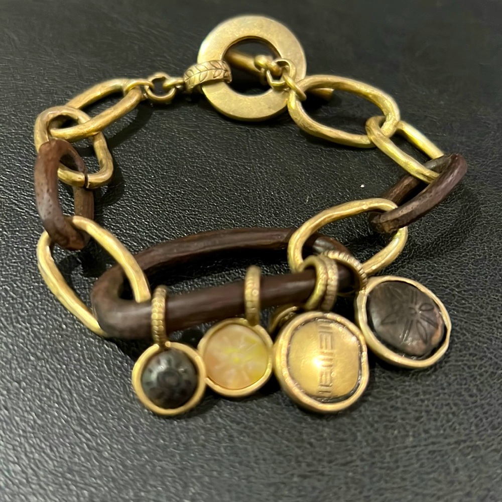 EUC wooden and pewter or antique gold metal chain bracelet